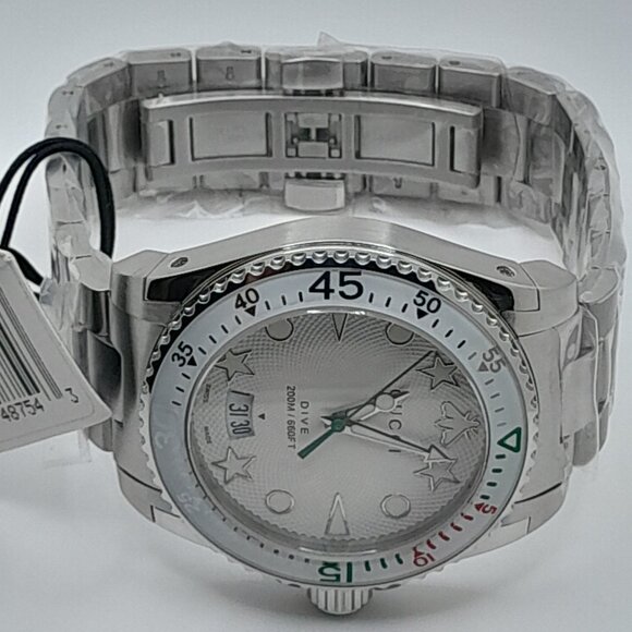 Gucci Dive Quartz Silver Dial Men's Watch YA136336. - Picture 4 of 10